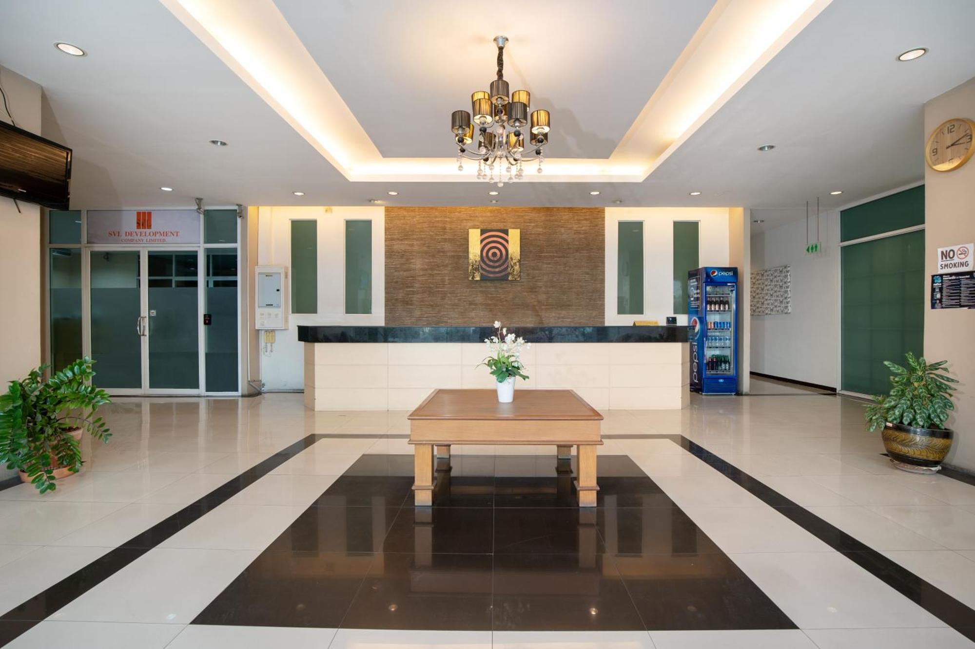 Leenova Place Bangkok Exterior photo